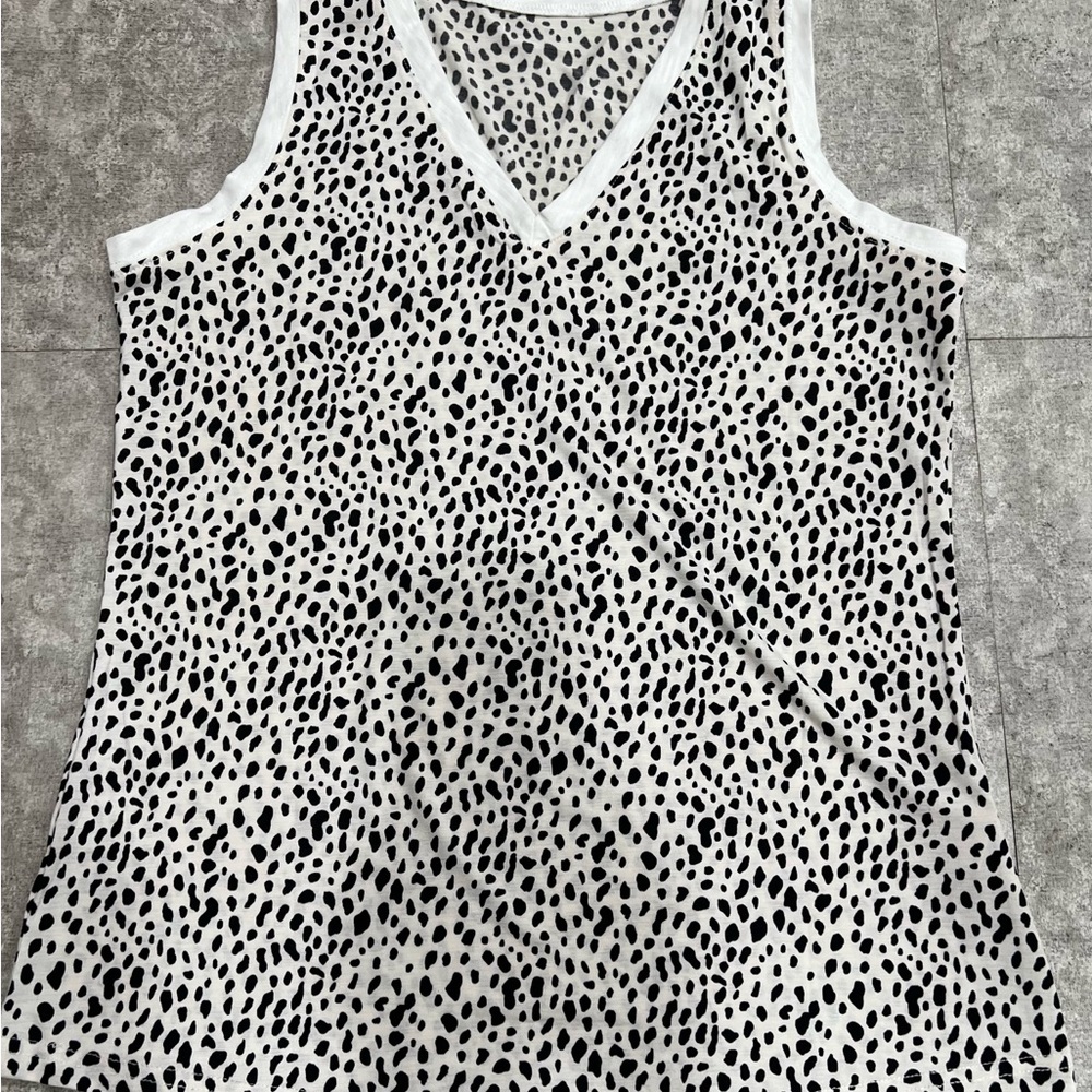 Women's Black & White Spotted V-Neck Tank Top
